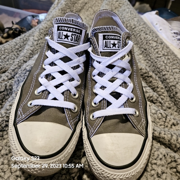 Converse - Picture 1 of 3